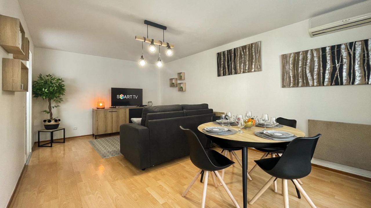 Homey Wood - New - Appartement Avec Une Chambre - Parking Prive Gratuit - Balcon Prive - A 5 Min De La Gare Pour Rejoindre Geneve Аннемас Экстерьер фото